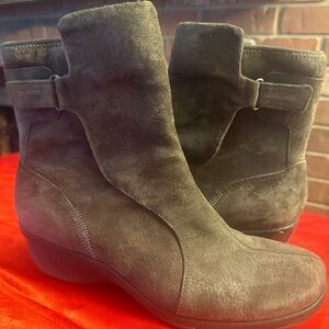 WOW POSHMARK - Authentic Provo by Clarks Leather Waterproof Boots